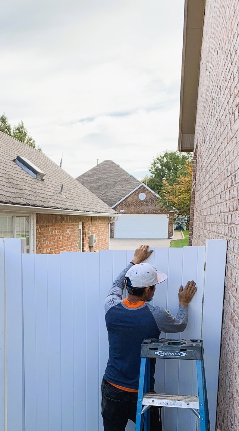 Semi-privacy fence panel Midland Vinyl Products